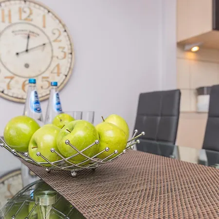 Rent Like Home - Pereca 13/19 Apartment *
